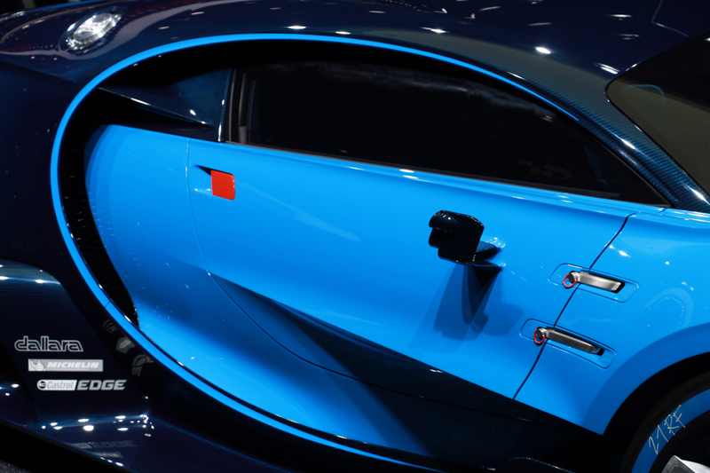 Illustration for article titled Bugatti's Awesome Virtual Concept Looks Real Enough To Race Offline